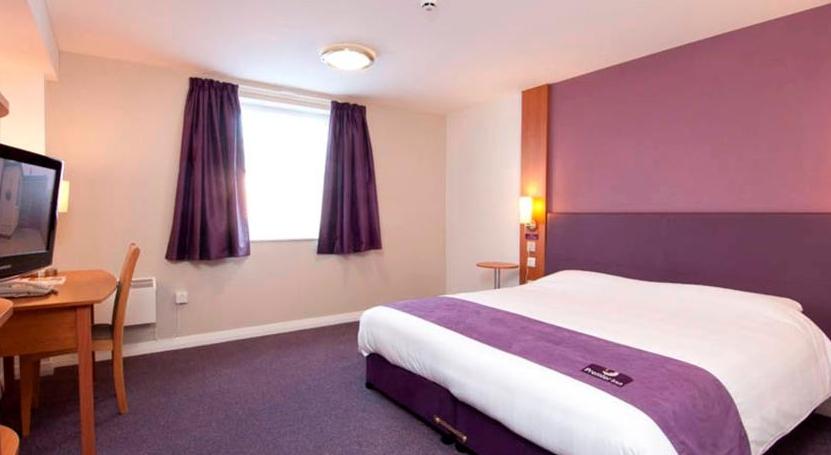Premier Inn Watford Central Exterior foto